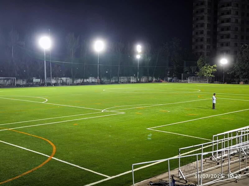 thiết kế chiếu sáng sân bóng