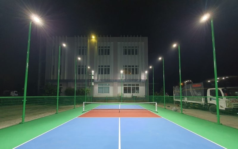 thiết kế chiếu sáng sân tennis