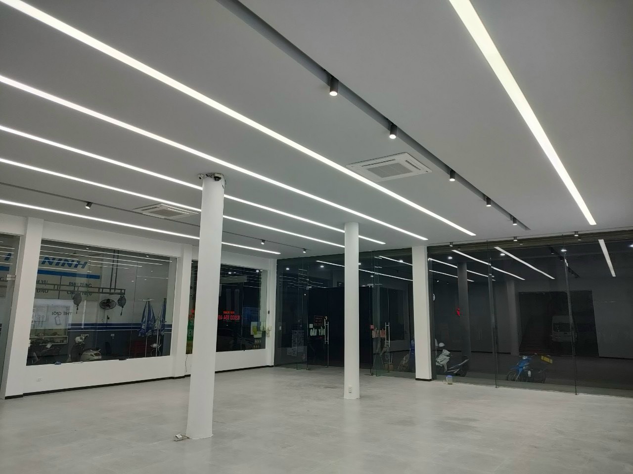 Đèn LED thanh nhôm âm trần – Giải pháp chiếu sáng hiện đại và thẩm mỹ 2 LED thanh nhôm âm trần