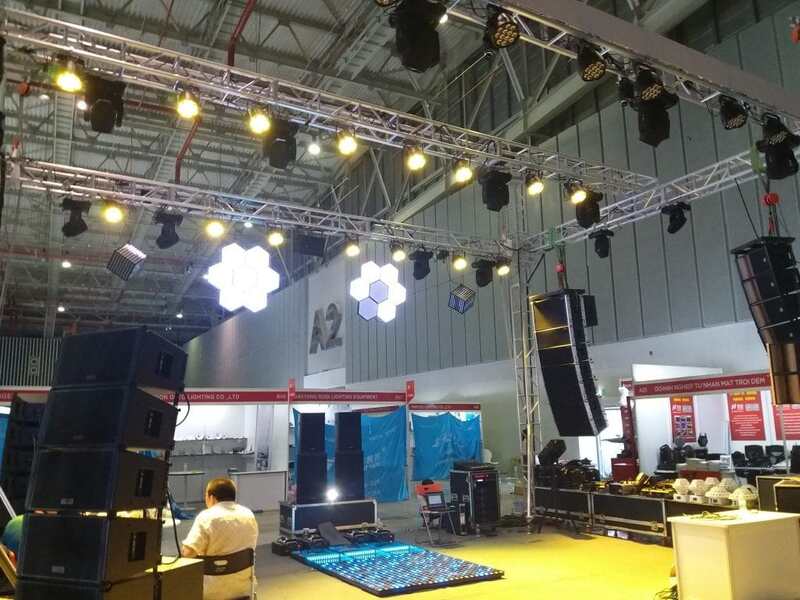 Hướng dẫn cách lắp đặt đèn sân khấu, hệ thống đèn chuyên nghiệp 13 lắp đặt đèn sân khấu