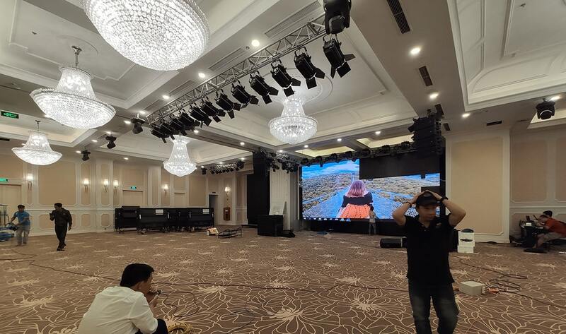 Hướng dẫn cách lắp đặt đèn sân khấu, hệ thống đèn chuyên nghiệp 17 lắp đặt đèn sân khấu