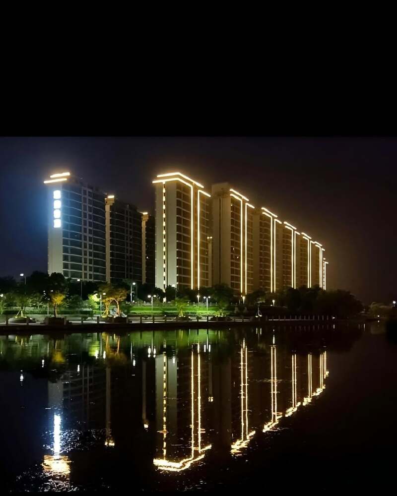 Thi công đèn LED tòa nhà