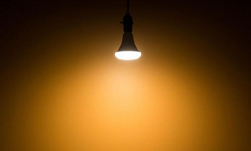 Ánh sáng đèn điện có tia UV không