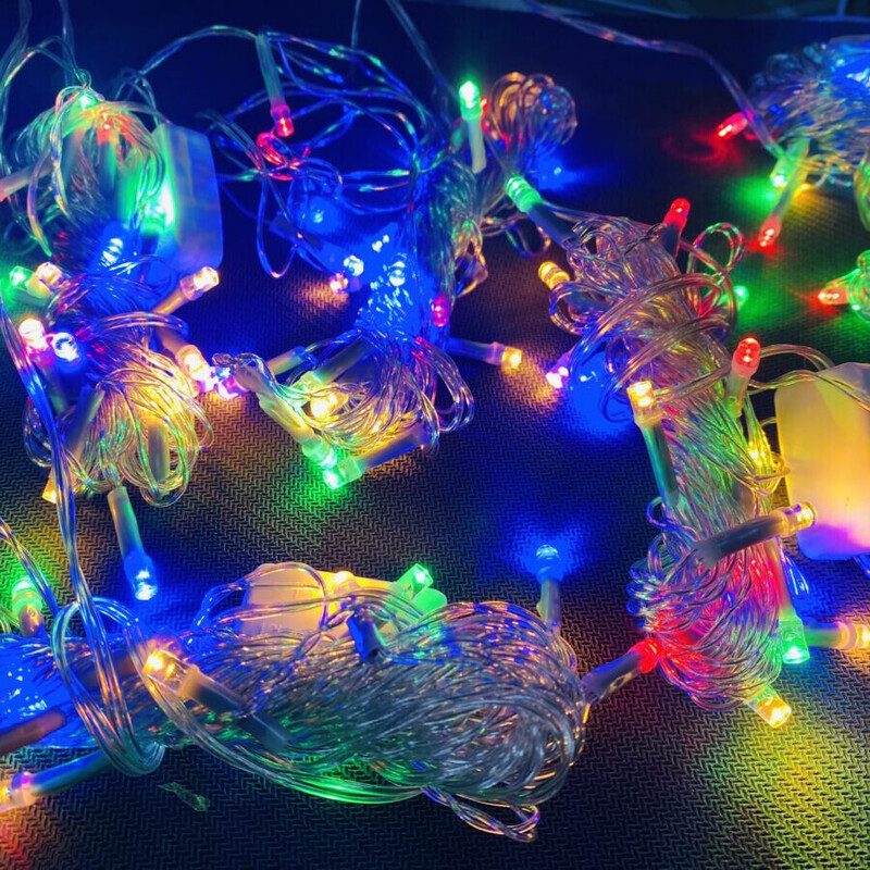 cách treo đèn dây trong phòng ngủ