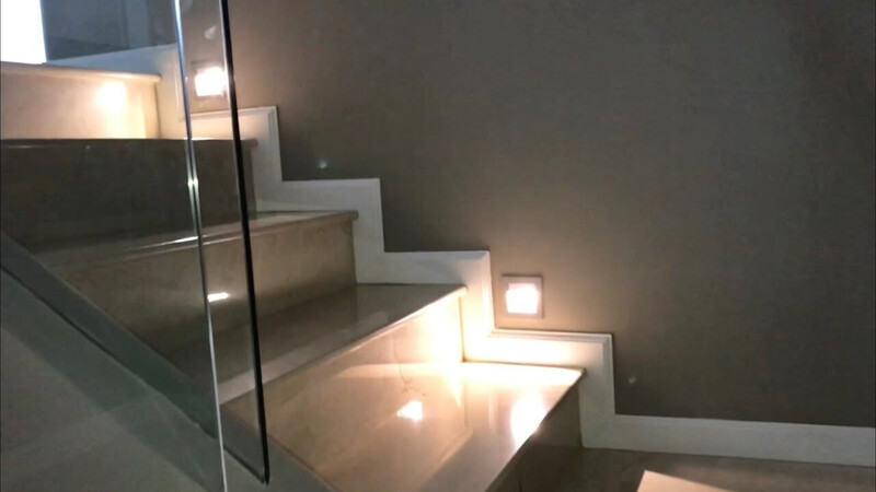 Hướng dẫn lựa chọn đèn led chân cầu thang phù hợp phong cách 2 hướng dẫn lựa chọn đèn led chân cầu thang