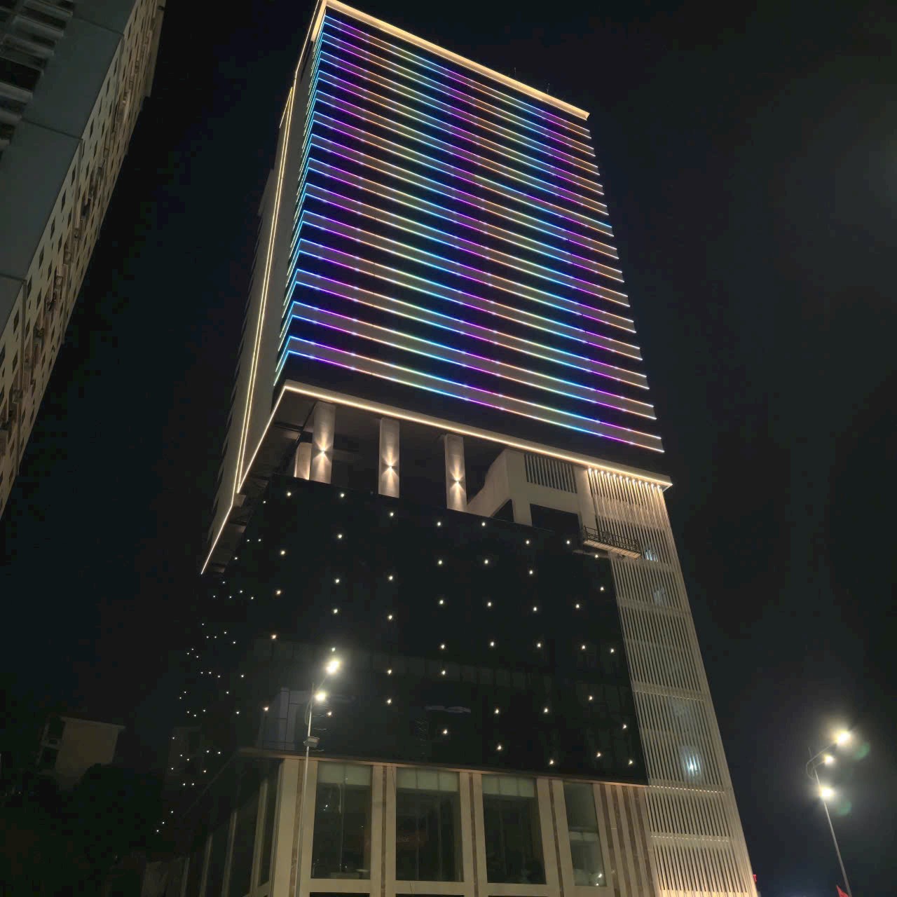 led thanh tòa nhà