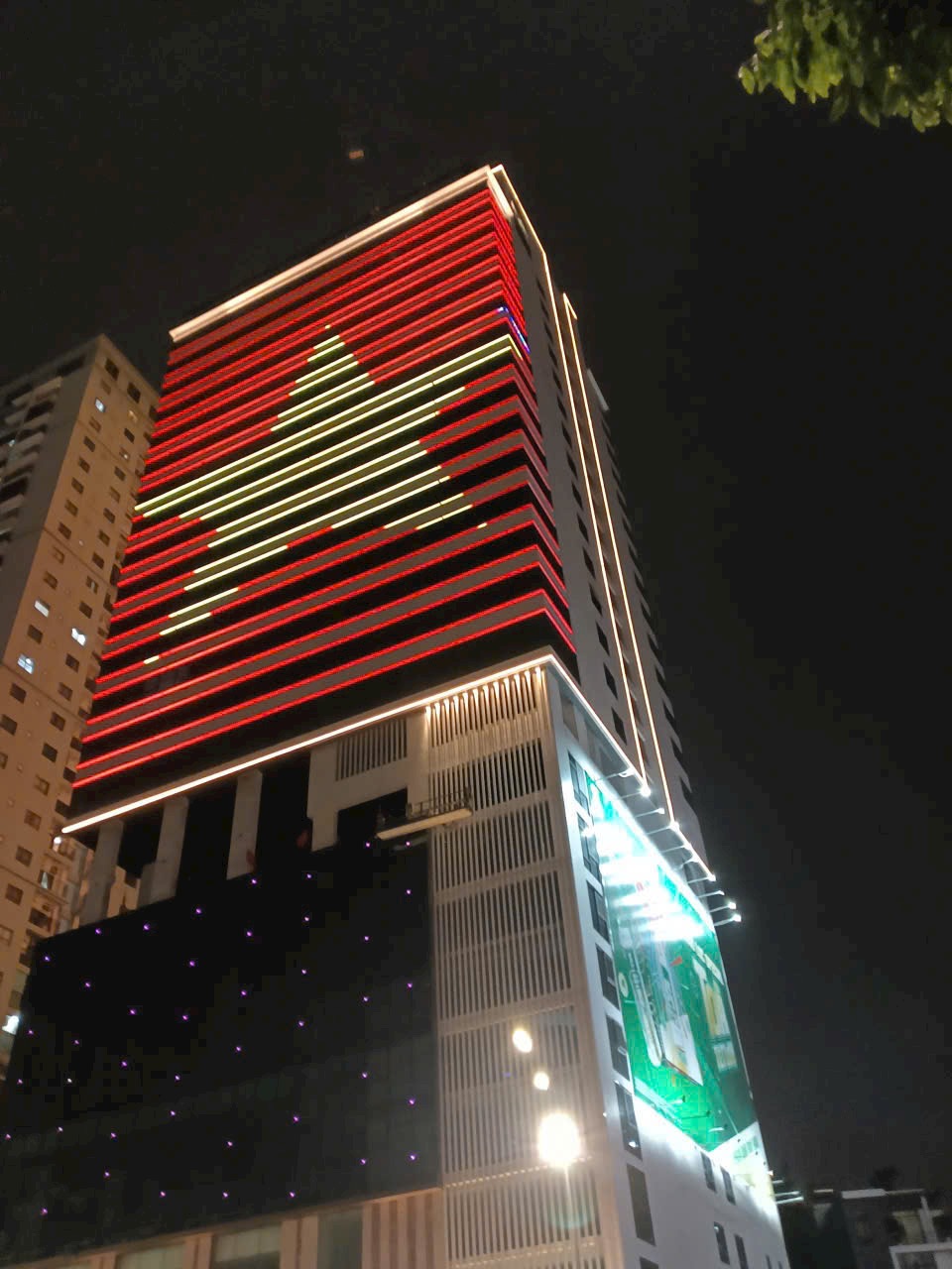 Thiết kế chiếu sáng mặt dựng tòa nhà