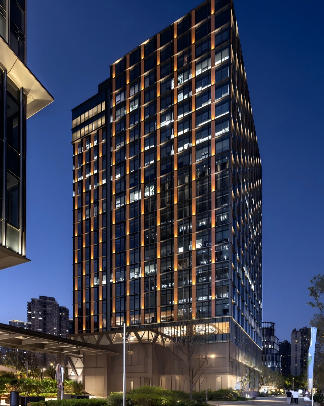 thi công led mặt tiền 4