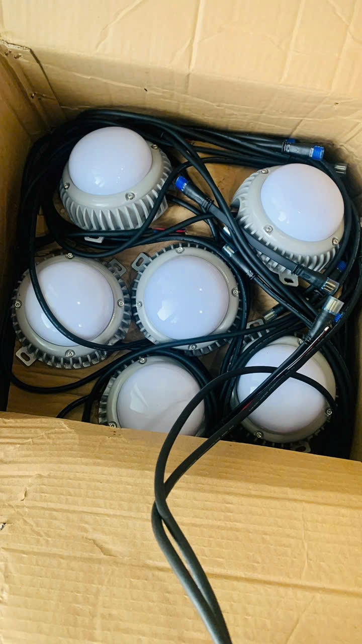 Thi công đèn LED ngoài trời